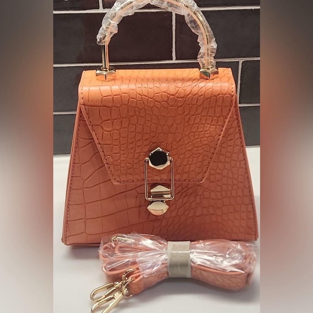 Badgley Mischka Croc Embossed Bag NWT - Picture 4 of 9